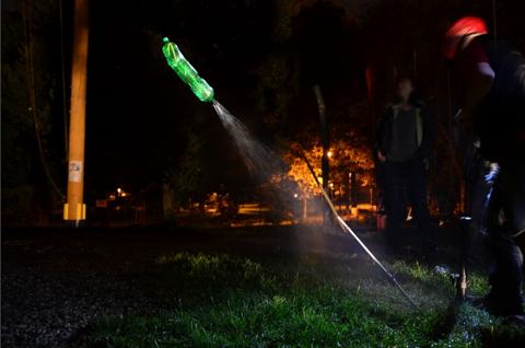Vodní raketa v letu